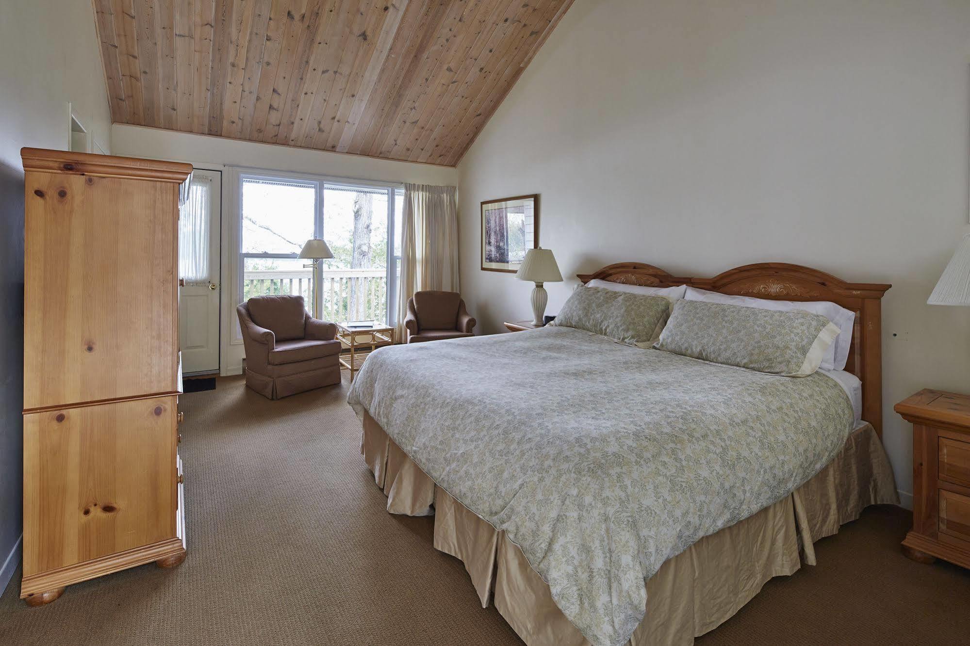 Sir Sam'S Inn & Spa (Adults Only) Халибъртън Екстериор снимка