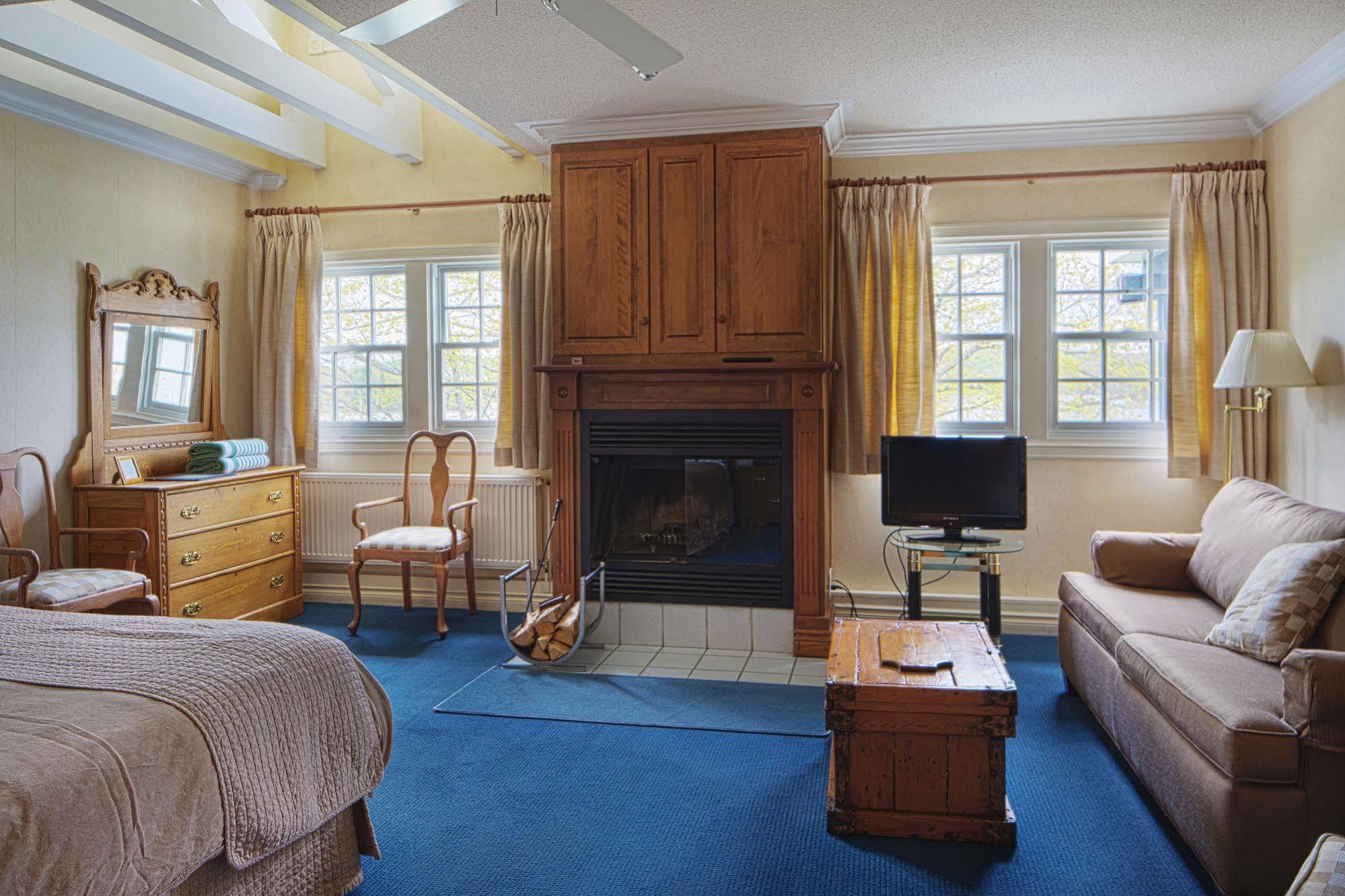 Sir Sam'S Inn & Spa (Adults Only) Халибъртън Екстериор снимка